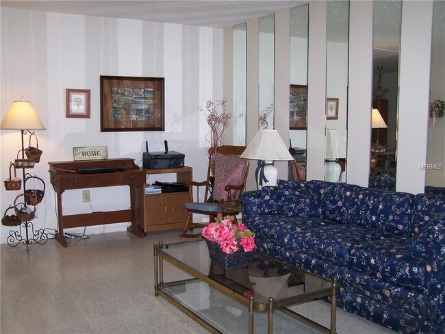Building Photo - 1003 Rickenbacker Dr