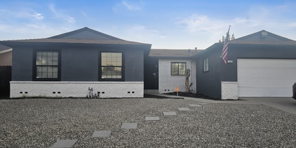 Building Photo - 2248 Sunnyside Ave