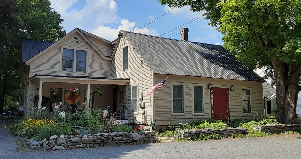 Primary Photo - 80 School St
