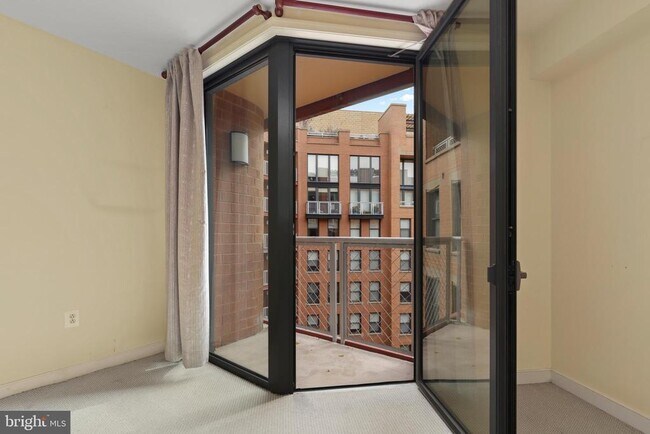 Foto del edificio - 616 E St NW