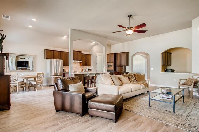 Foto del edificio - 303 Highland Village Cove