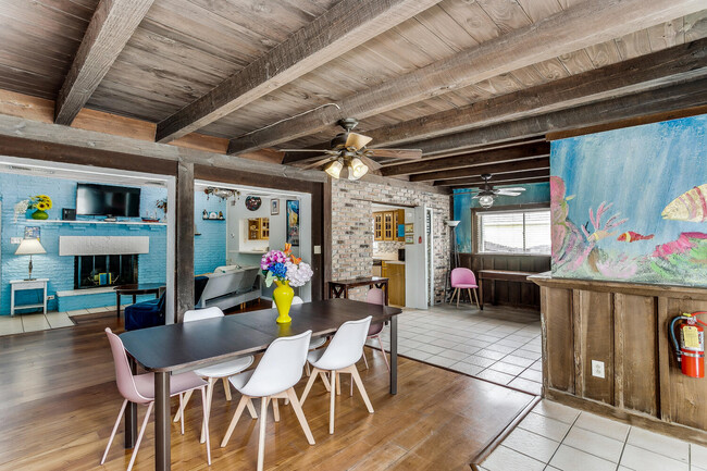 Building Photo - 1402 Via De Luna Dr