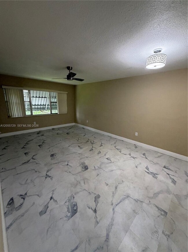 Foto del edificio - 6720 Arbor Dr