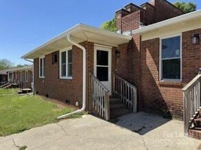 Building Photo - 19612 Oak St