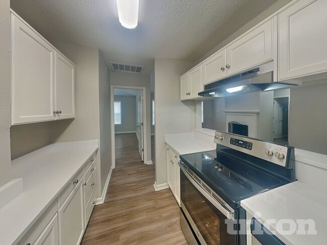 Building Photo - 217 Clear Springs Ct