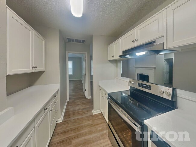 Foto del edificio - 217 Clear Springs Ct