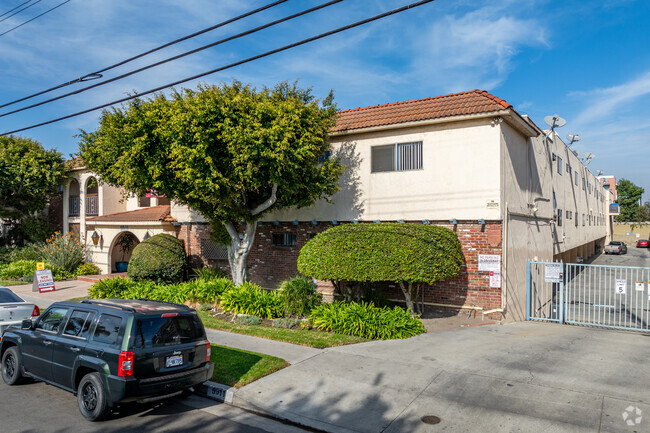 Building Photo - Casa Monterey