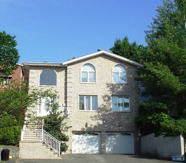 Building Photo - 609 Edgewater Ave