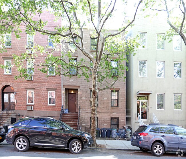 Building Photo - 319 Union St