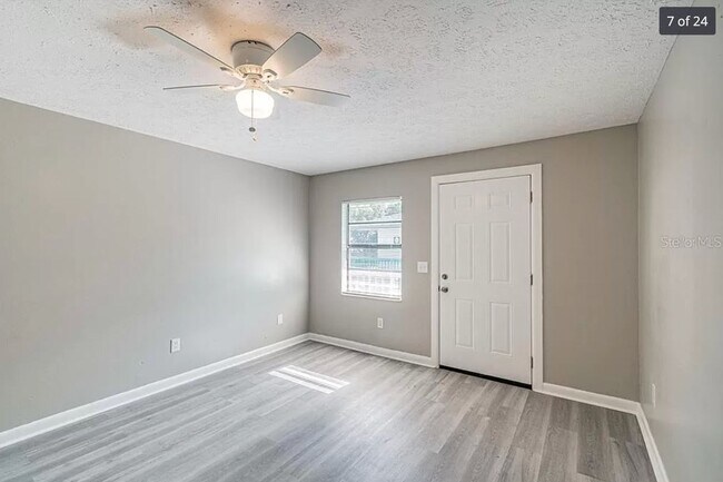Building Photo - 3/2 rental - First month rent is 1/2 price