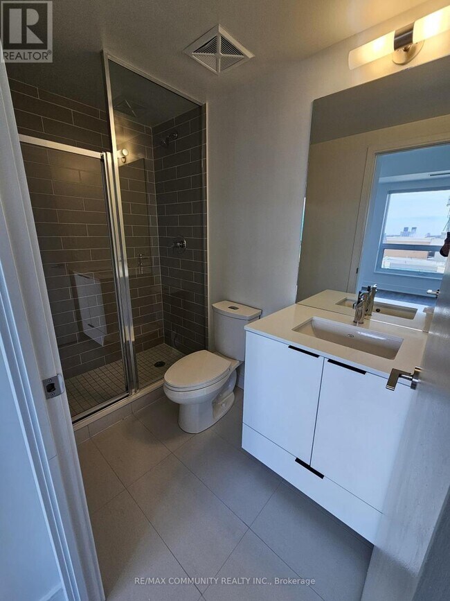 Photo du bâtiment - 1350 Ellesmere Rd