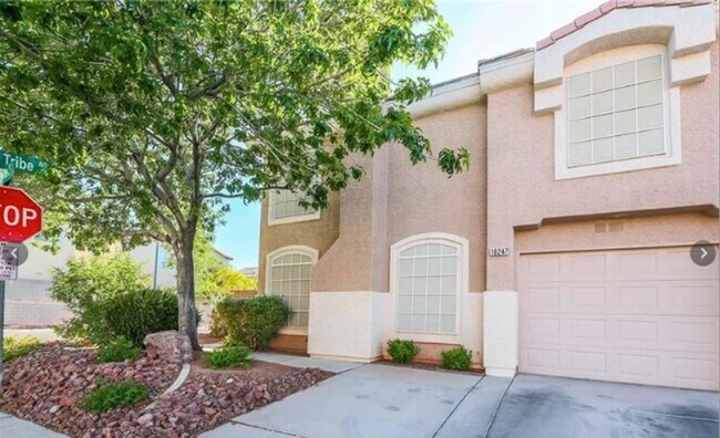 Foto del edificio - Freshly updated 3 bedroom townhouse near Bermuda and Cactus will be ready to move in by begining ...