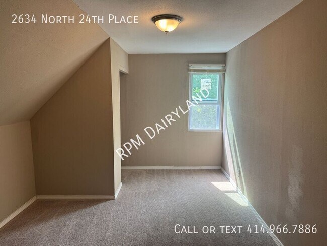 Foto del edificio - 2634 N 24th Pl