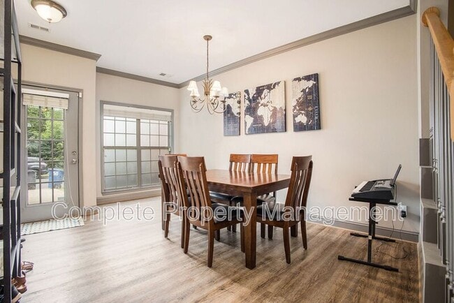 Building Photo - 448 Highland Cove Dr