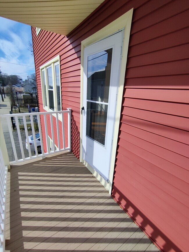 Building Photo - 67 Crossman St