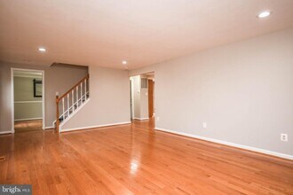 Building Photo - 9627 Locust Hill Dr