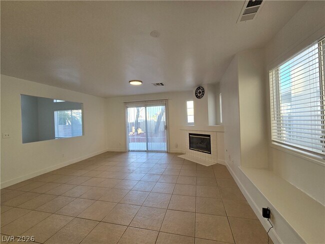 Building Photo - 1708 Sierra Valley Way