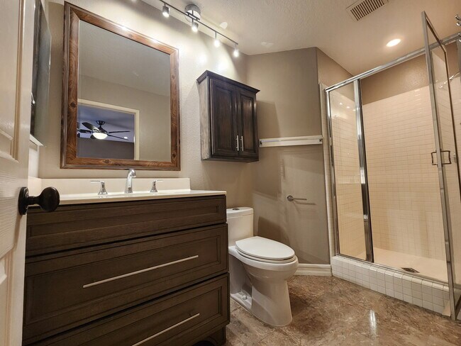 Baño principal - 8040 E Snapdragon Ln