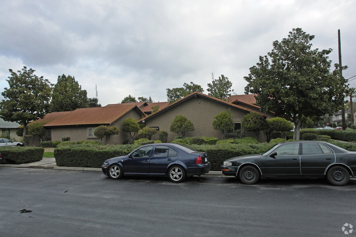 Primary Photo - 205 N L St