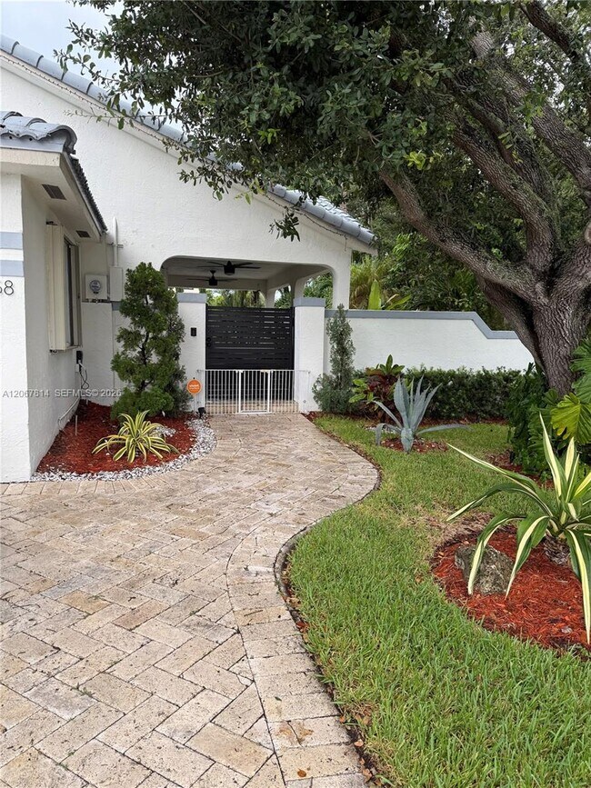 Foto del edificio - 15158 NW 89th Ave