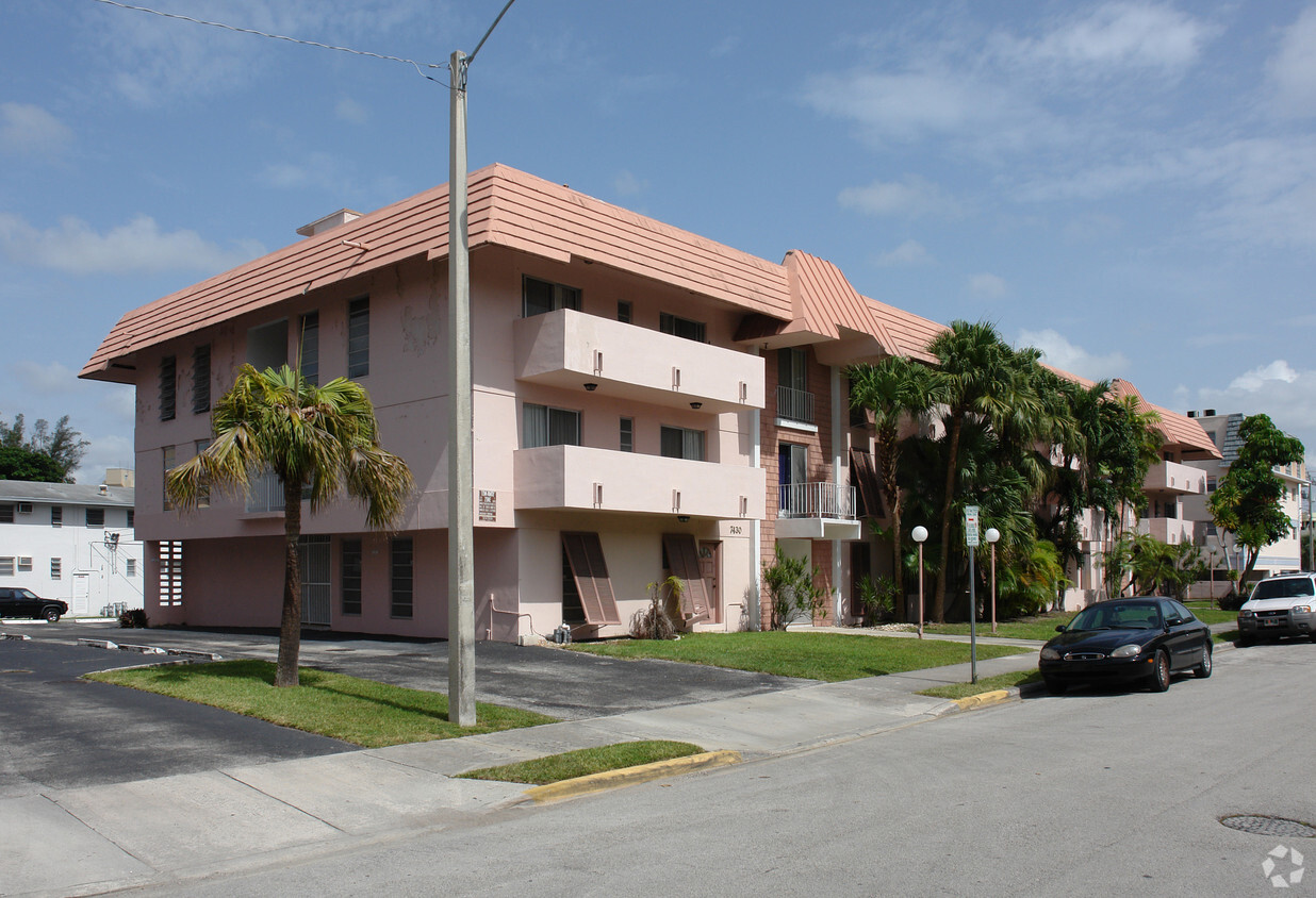 Foto del edificio - Brittany Villas