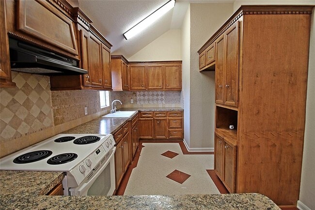 Foto del edificio - 8615 Sweetbrush Dr