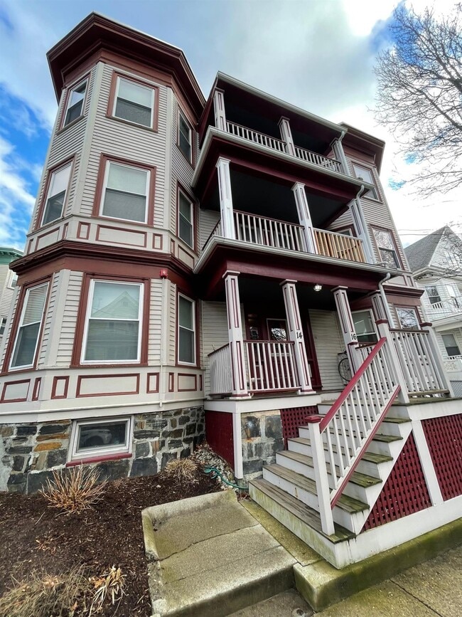 Foto del edificio - 14 Garrison Ave