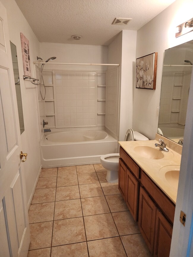 Building Photo - 785 Oakleaf Plantation Pky