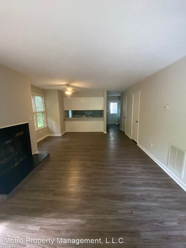 Building Photo - 126-130 S Atley Ln
