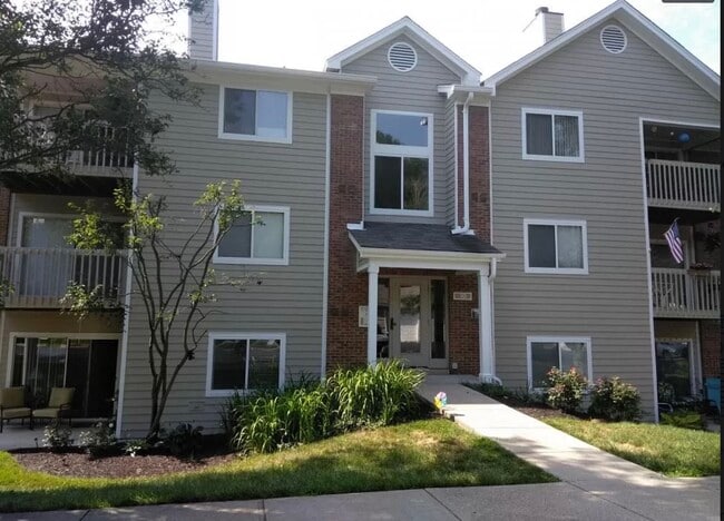 Building Photo - 110 Creekwood Dr Building Photo - 110 Creekwood Dr