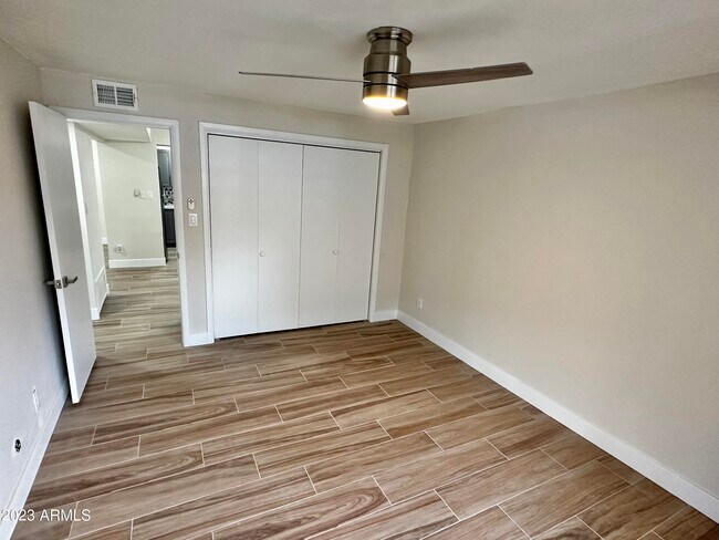 Building Photo - 1251B E Maryland Ave