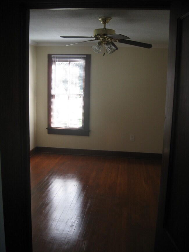 Foto del edificio - 5447 Capital Heights Ave