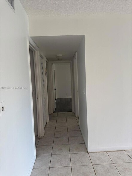 Foto del edificio - 1101 Green Pine Blvd