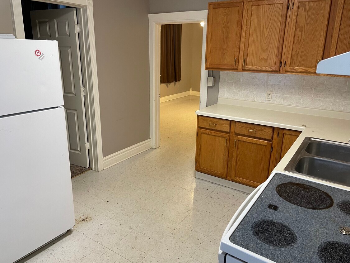 Primary Photo - 120 N Meridian St