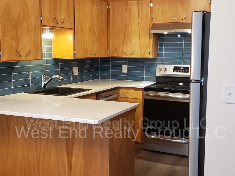Photo - 352 West 5th Street
