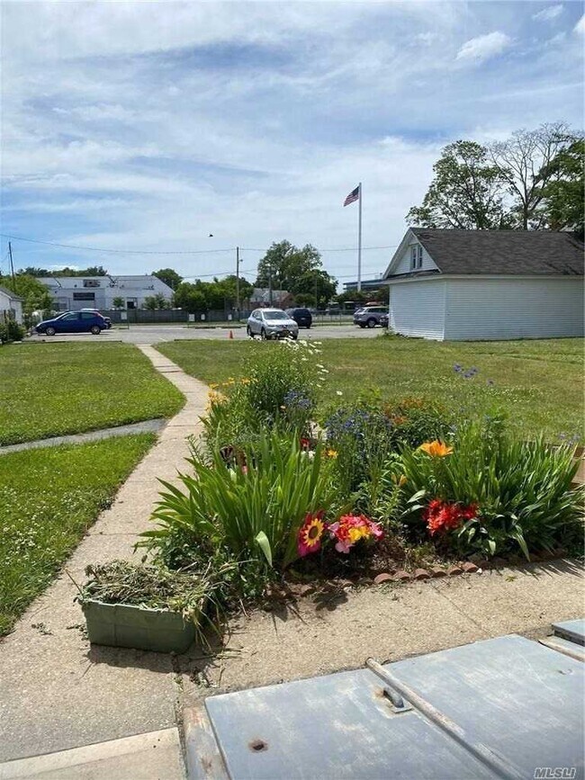 Foto del edificio - 70 Jerusalem Ave