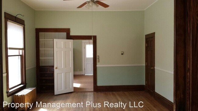 Building Photo - 715 Emery St