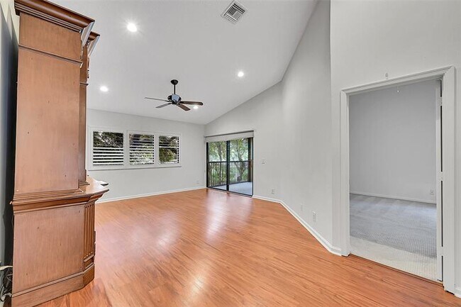 Foto del edificio - 1002 NW 105th Way