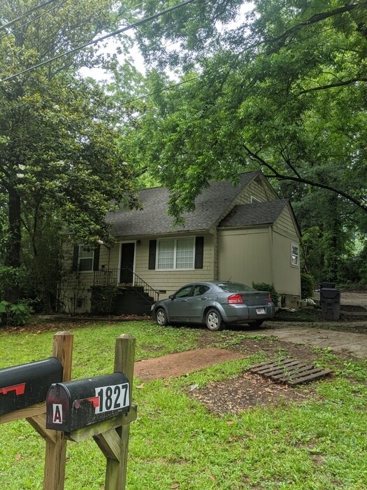 Primary Photo - 1827 Warren Way