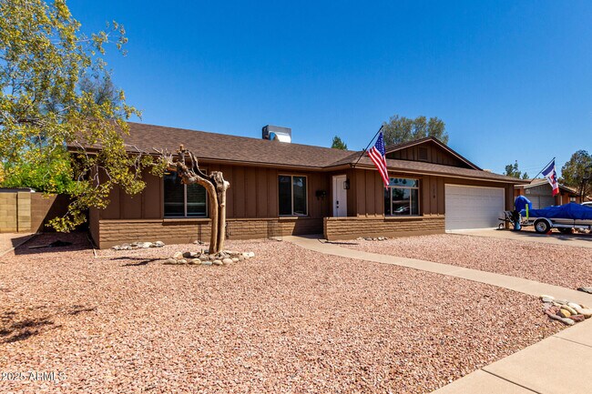 Foto del edificio - 3239 S Kenwood Ln
