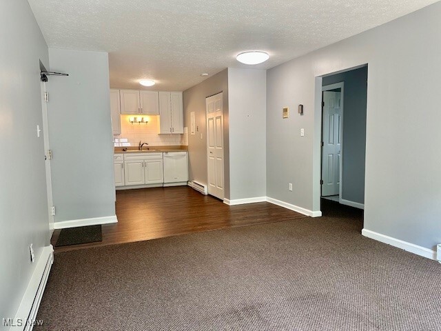 Building Photo - 4376 Darrow Rd