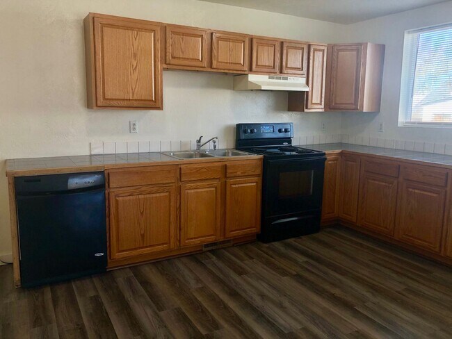 Foto del edificio - 4th St. Fourplex