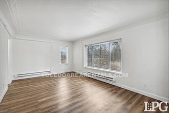 Building Photo - 2224 Torrey Hill Dr