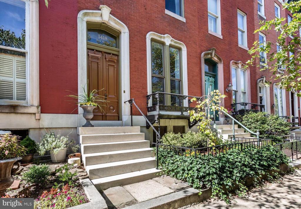 Primary Photo - 1418 Park Ave