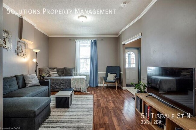 Building Photo - Beautiful Spacious Family Home