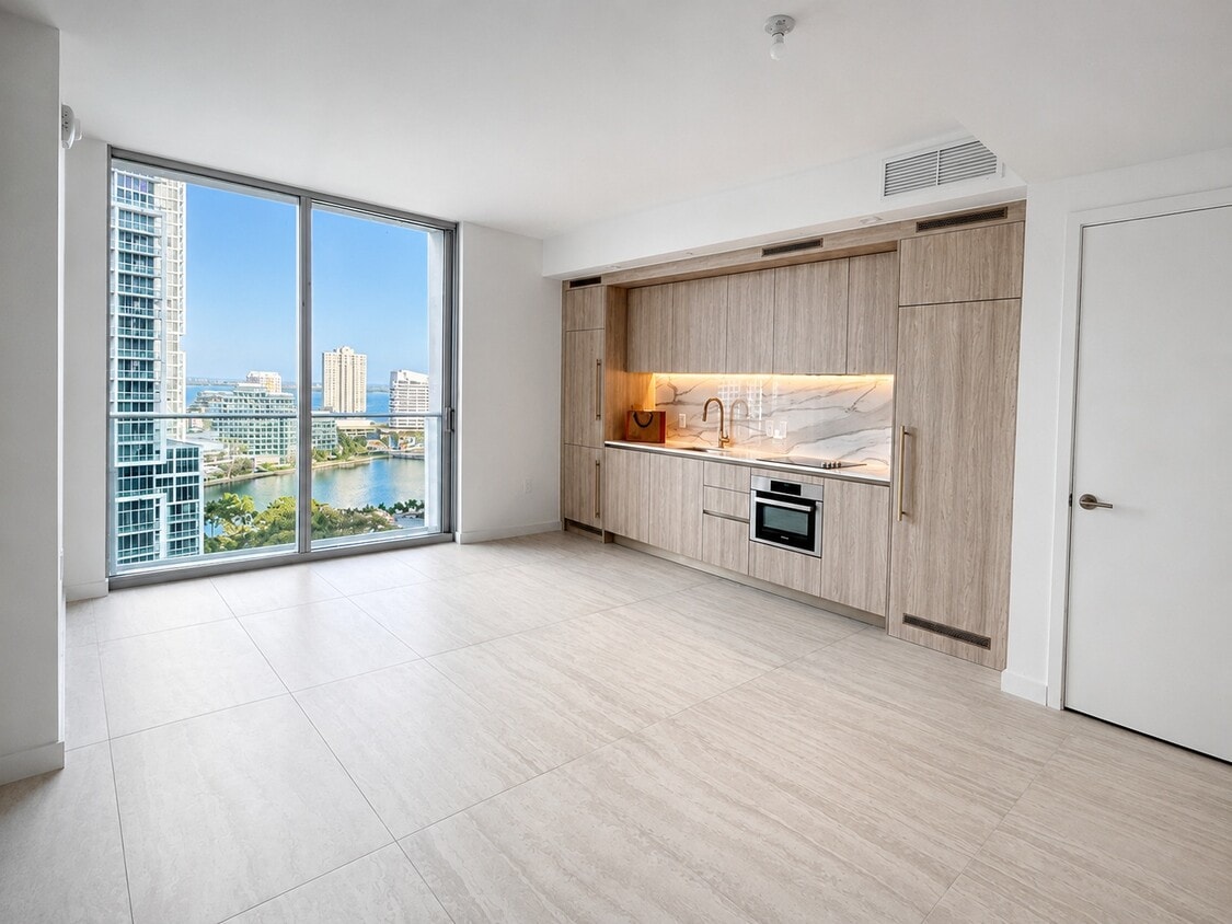 Photo - 77 SE 5th St (Miami, FL)