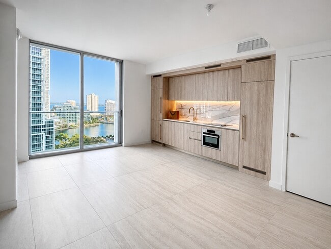 Photo - 77 SE 5th St (Miami, FL) Apartment