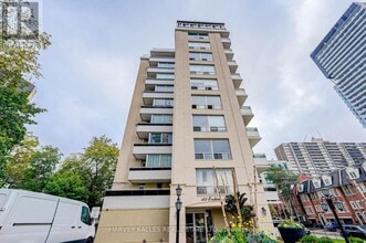 Building Photo - 133 Erskine Ave