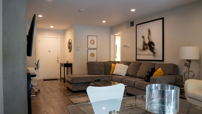 Foto del edificio - A Scenic Culver City Rental