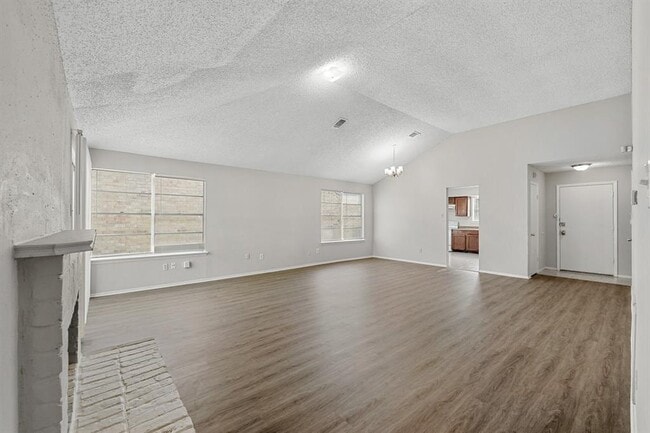 Building Photo - 8915 Kindlewood Dr